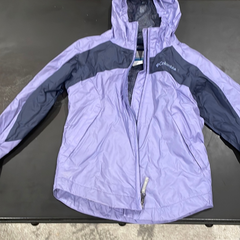 Xs Columbia rain jacket. Lightweight.